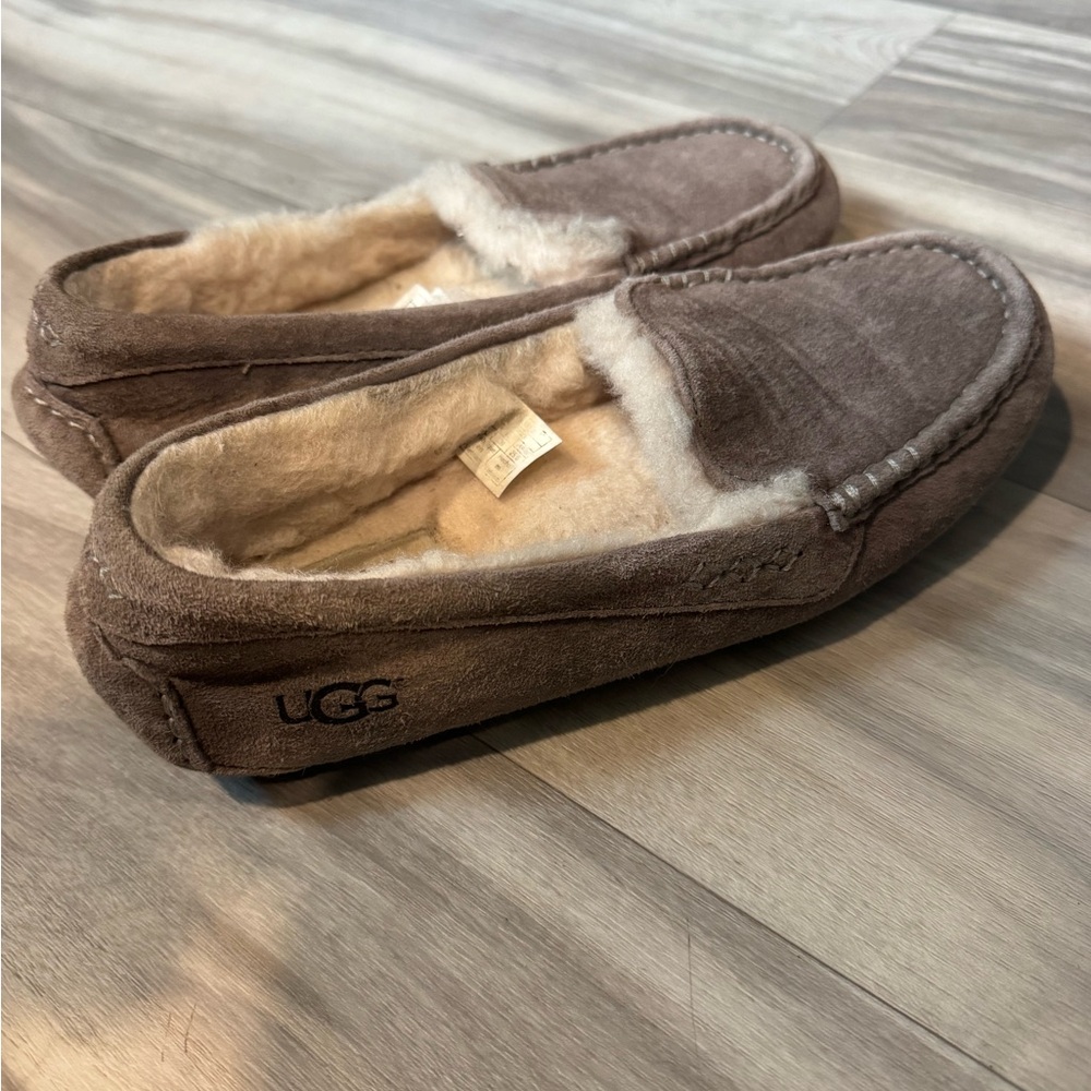 UGG women’s Ansley Slipper